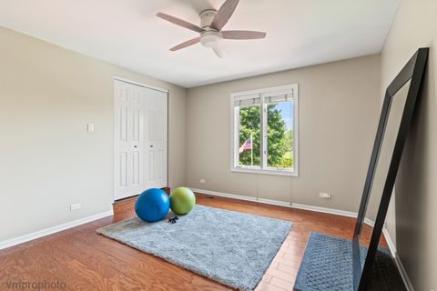 Tiny photo for 1424 E Jonquil Circle, Arlington Heights, IL 60004 (MLS # 12433719)