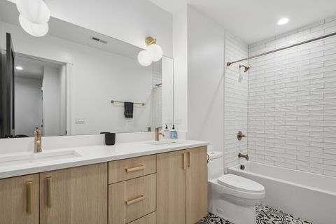 Tiny photo for 1113 W CHESTNUT Street #1E, Chicago, IL 60642 (MLS # 12639876)