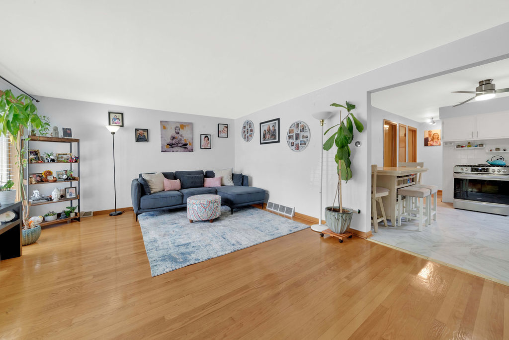 5943 W 55th Street