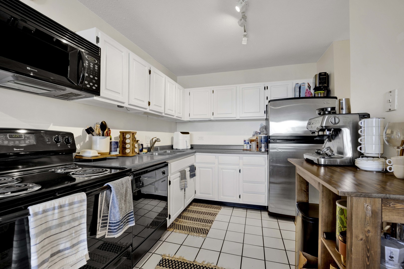 899 S Plymouth Court 707