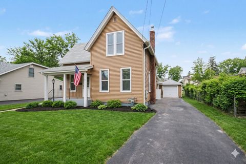 Photo of 29 N Green Street, Carpentersville, IL 60110 (MLS # 12599559)