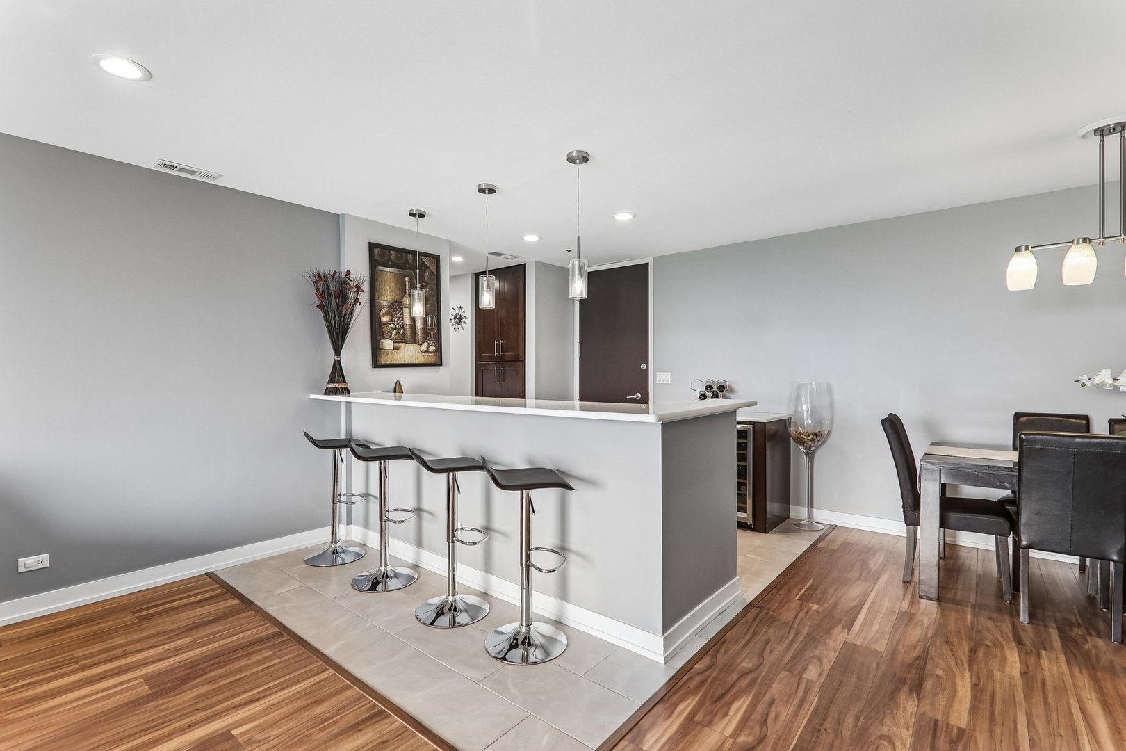 190 S Wood Dale Road 1105