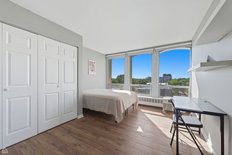 Tiny photo for 1400 E 55th Place #702S, Chicago, IL 60637 (MLS # 12487874)