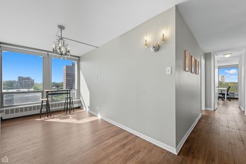 Tiny photo for 1400 E 55th Place #702S, Chicago, IL 60637 (MLS # 12487874)