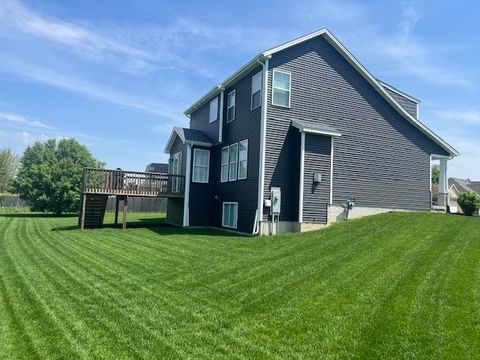 Tiny photo for 1 Deerfield Court, Bloomington, IL 61705 (MLS # 12577925)