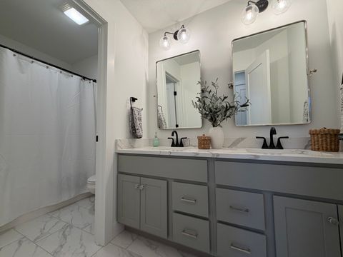 Tiny photo for 1 Deerfield Court, Bloomington, IL 61705 (MLS # 12577925)