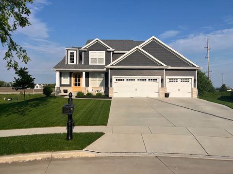 Photo of 1 Deerfield Court, Bloomington, IL 61705 (MLS # 12577925)