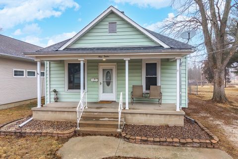 Photo of 912 Charles Street, Streator, IL 61364 (MLS # 12538206)