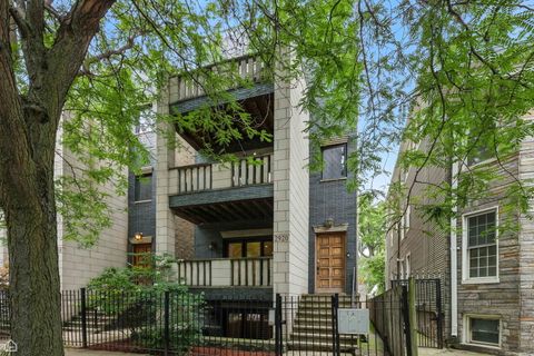 Tiny photo for 2920 N Damen Avenue #1, Chicago, IL 60618 (MLS # 12593772)