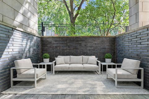 Tiny photo for 2920 N Damen Avenue #1, Chicago, IL 60618 (MLS # 12593772)