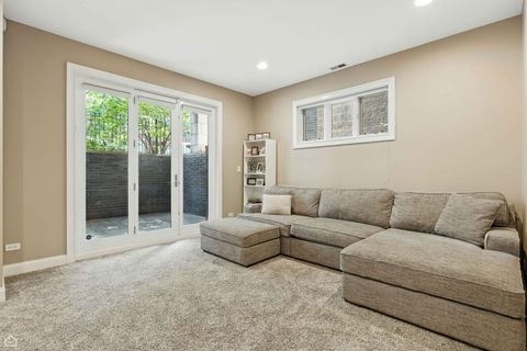 Tiny photo for 2920 N Damen Avenue #1, Chicago, IL 60618 (MLS # 12593772)