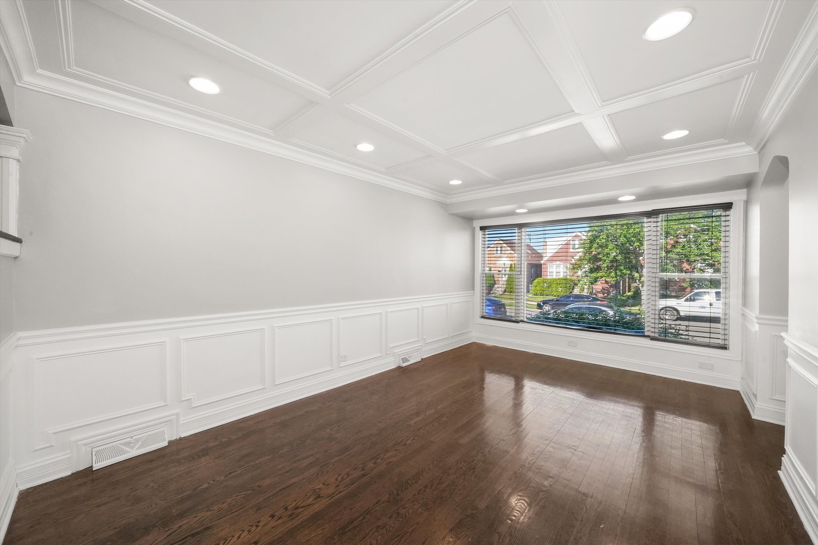 6615 S Keating Avenue