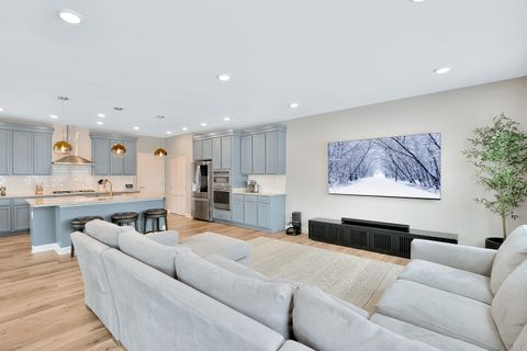 Tiny photo for 2 Potter Court, Hawthorn Woods, IL 60047 (MLS # 12611062)