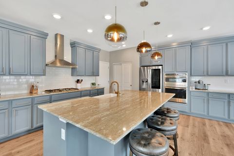 Tiny photo for 2 Potter Court, Hawthorn Woods, IL 60047 (MLS # 12611062)