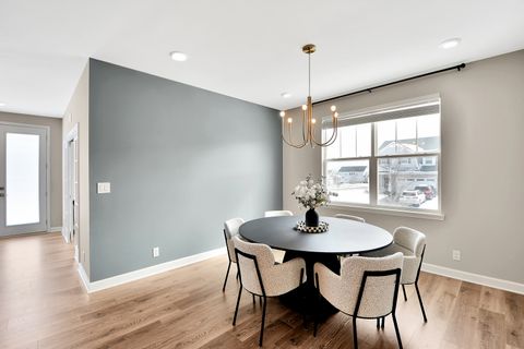 Tiny photo for 2 Potter Court, Hawthorn Woods, IL 60047 (MLS # 12611062)