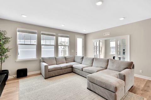 Tiny photo for 2 Potter Court, Hawthorn Woods, IL 60047 (MLS # 12611062)