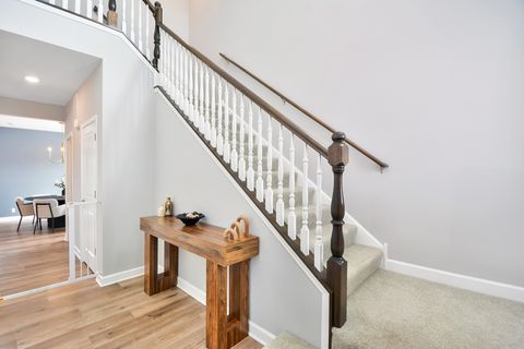 Tiny photo for 2 Potter Court, Hawthorn Woods, IL 60047 (MLS # 12611062)