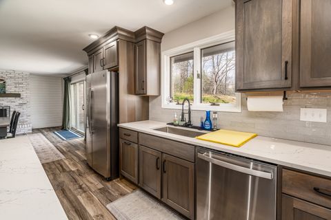 Tiny photo for 1816 Wolff Drive, Marion, IL 62959 (MLS # 12603922)