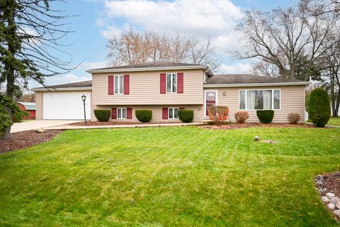 Tiny photo for 1N307 RICHARD Avenue, Wheaton, IL 60188 (MLS # 12524438)