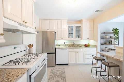 Tiny photo for 326 Woodbury Court #C2, Schaumburg, IL 60193 (MLS # 12701177)