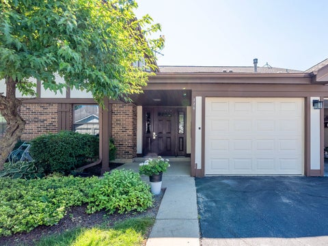 Photo of 326 Woodbury Court #C2, Schaumburg, IL 60193 (MLS # 12701177)