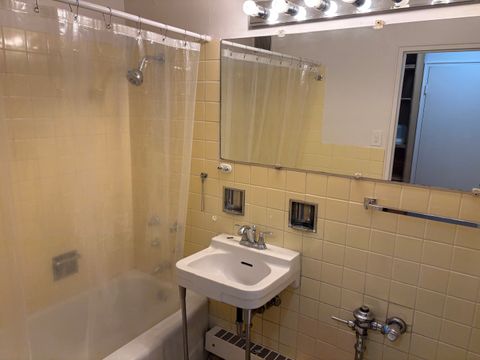 Tiny photo for 6118 N Sheridan Road #206, Chicago, IL 60660 (MLS # 12302186)