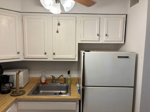 Tiny photo for 6118 N Sheridan Road #206, Chicago, IL 60660 (MLS # 12302186)