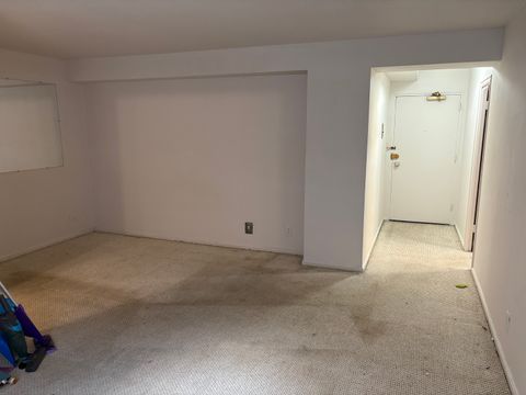 Tiny photo for 6118 N Sheridan Road #206, Chicago, IL 60660 (MLS # 12302186)