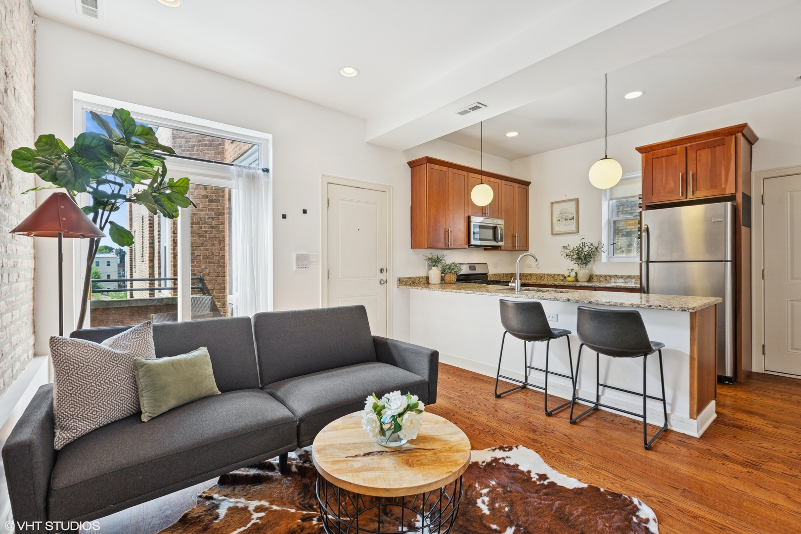 2322 W AUGUSTA Boulevard 3B
