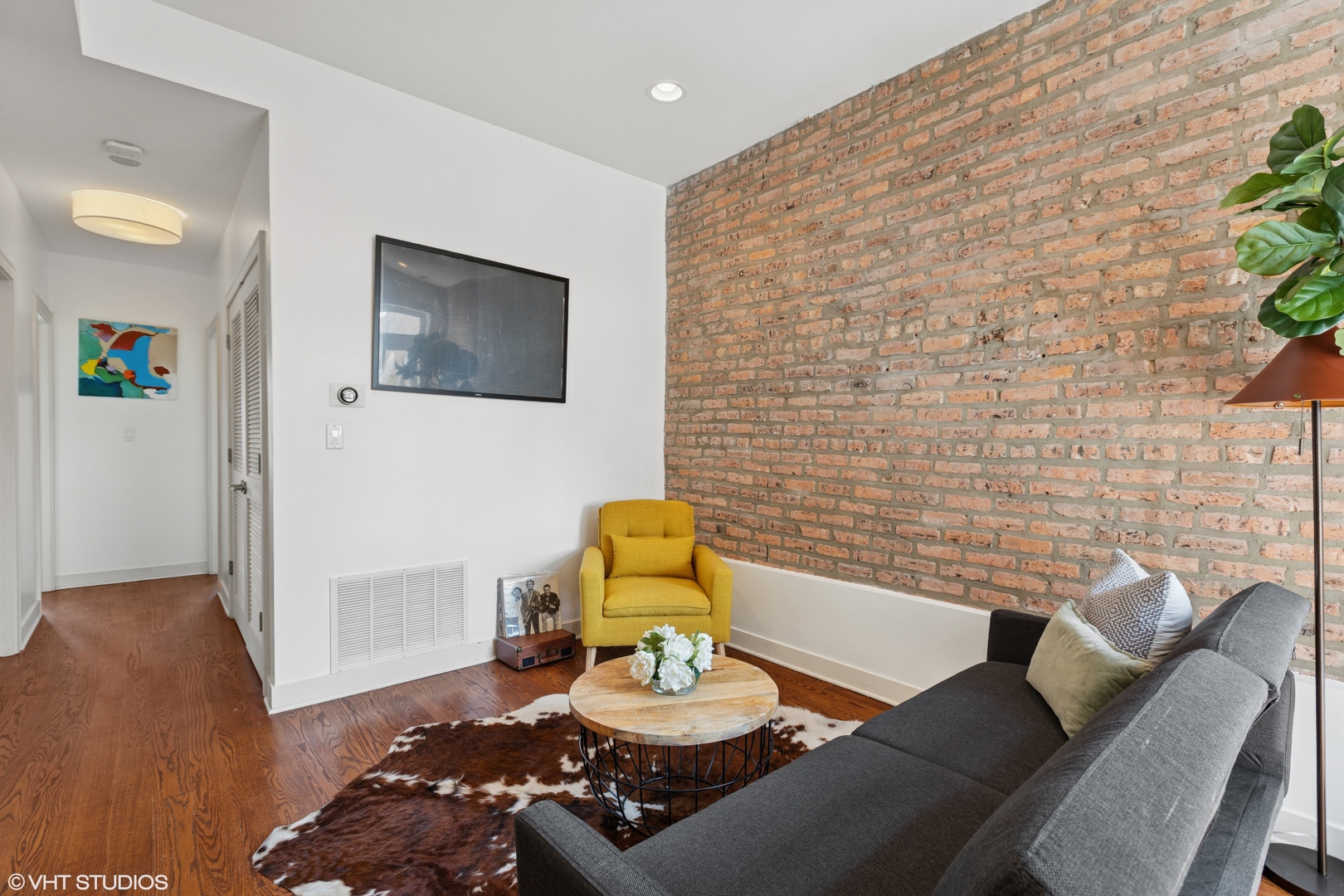 2322 W AUGUSTA Boulevard 3B