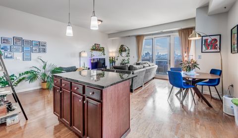 Tiny photo for 828 W Grace Street #903, Chicago, IL 60613 (MLS # 12610876)