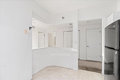 Tiny photo for 3303 Grove Avenue #600, Berwyn, IL 60402 (MLS # 12484346)