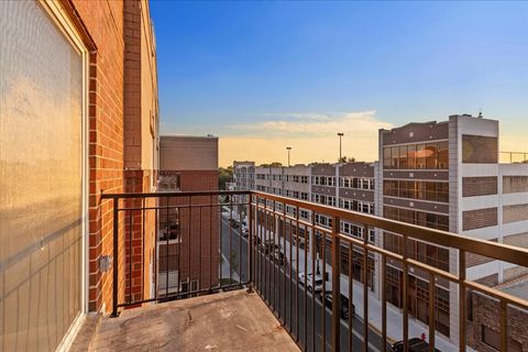 Tiny photo for 3303 Grove Avenue #600, Berwyn, IL 60402 (MLS # 12484346)