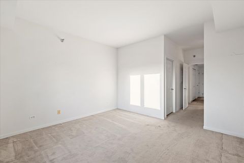 Tiny photo for 3303 Grove Avenue #600, Berwyn, IL 60402 (MLS # 12484346)