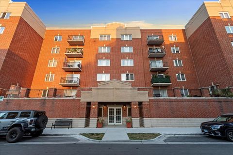 Photo of 3303 Grove Avenue #600, Berwyn, IL 60402 (MLS # 12484346)