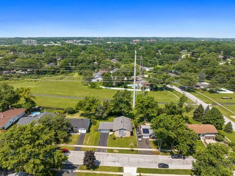 Tiny photo for 6308 Macarthur Drive, Woodridge, IL 60517 (MLS # 12532517)