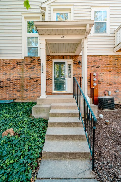 621 W Natalie Lane Addison IL 60101