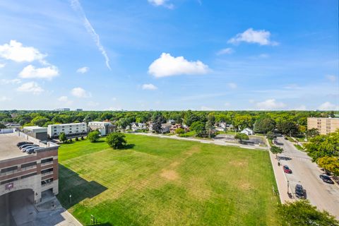 Tiny photo for 1 S Highland Avenue #800, Arlington Heights, IL 60005 (MLS # 12499171)