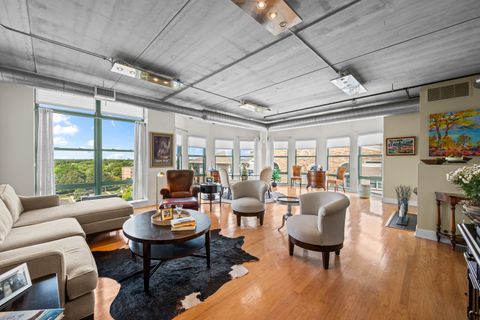 Tiny photo for 1 S Highland Avenue #800, Arlington Heights, IL 60005 (MLS # 12499171)