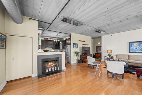 Tiny photo for 1 S Highland Avenue #800, Arlington Heights, IL 60005 (MLS # 12499171)