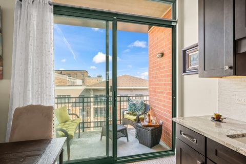 Tiny photo for 1 S Highland Avenue #800, Arlington Heights, IL 60005 (MLS # 12499171)