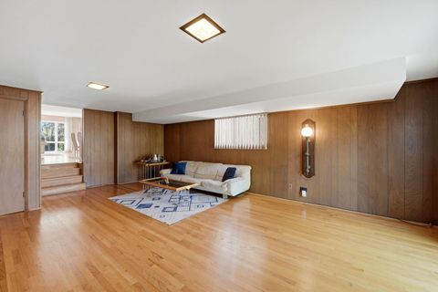 Tiny photo for 4650 W Lunt Avenue, Lincolnwood, IL 60712 (MLS # 12618833)