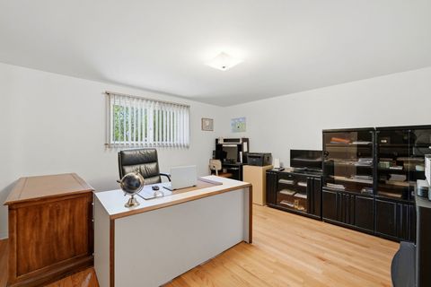 Tiny photo for 4650 W Lunt Avenue, Lincolnwood, IL 60712 (MLS # 12618833)