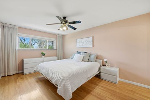 Tiny photo for 4650 W Lunt Avenue, Lincolnwood, IL 60712 (MLS # 12618833)
