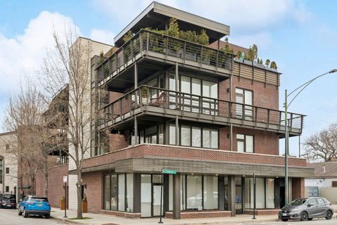 2303 N BOSWORTH Street PH Chicago IL 60614