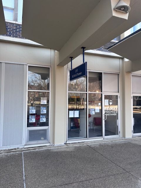 1355 N Sandburg Terrace 102D Chicago IL 60610