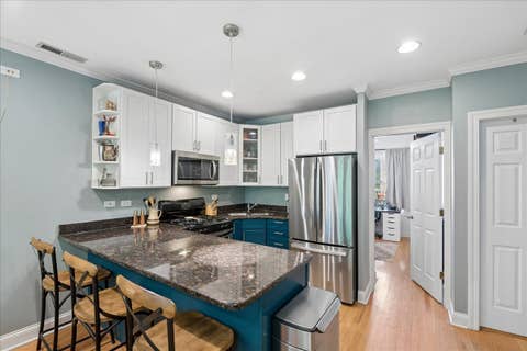 Tiny photo for 4105 N Lawndale Avenue #401, Chicago, IL 60618 (MLS # 12655021)