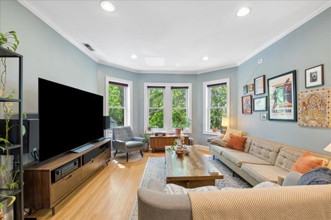 Tiny photo for 4105 N Lawndale Avenue #401, Chicago, IL 60618 (MLS # 12655021)