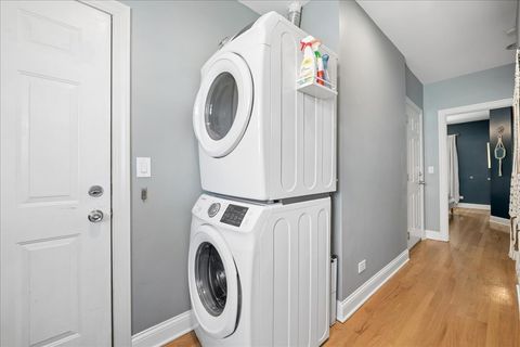 Tiny photo for 4105 N Lawndale Avenue #401, Chicago, IL 60618 (MLS # 12655021)