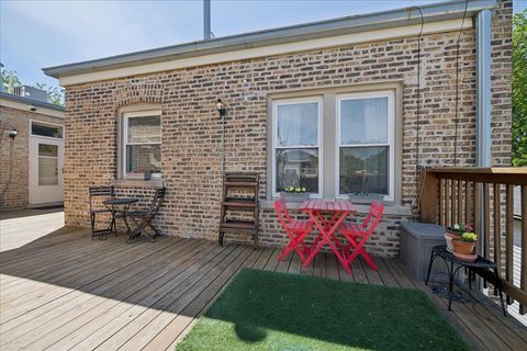 Tiny photo for 4105 N Lawndale Avenue #401, Chicago, IL 60618 (MLS # 12655021)